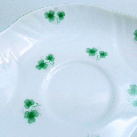 Clover St. Patrick's fine bone china teacup - Picture 3 of 7